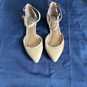 1/2” tan closed toe